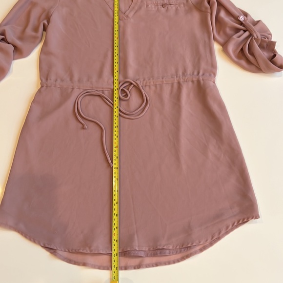 Shirt dress, V neck, Drawstring waist, long Sleeve Buttons pull into 3/4 length - Picture 3 of 6